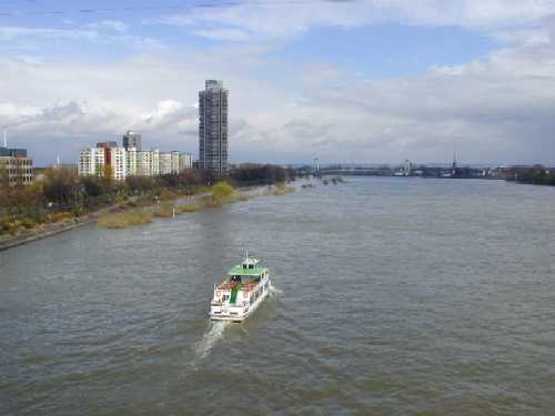 Rhein stromabwärts